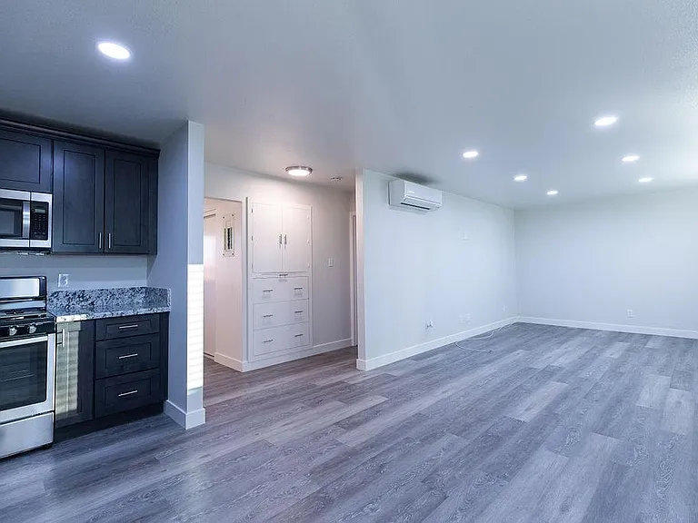 810 N Fairview St — Photo 5
