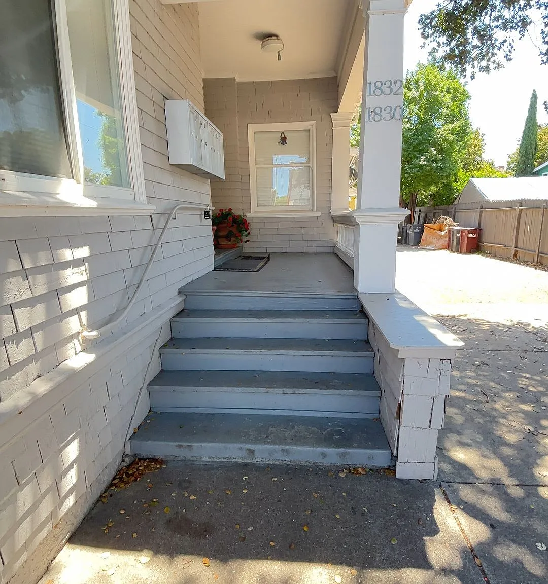 1832 Fruitvale Avenue — Photo 1