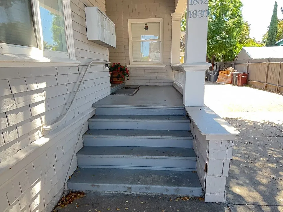 1832 Fruitvale Ave