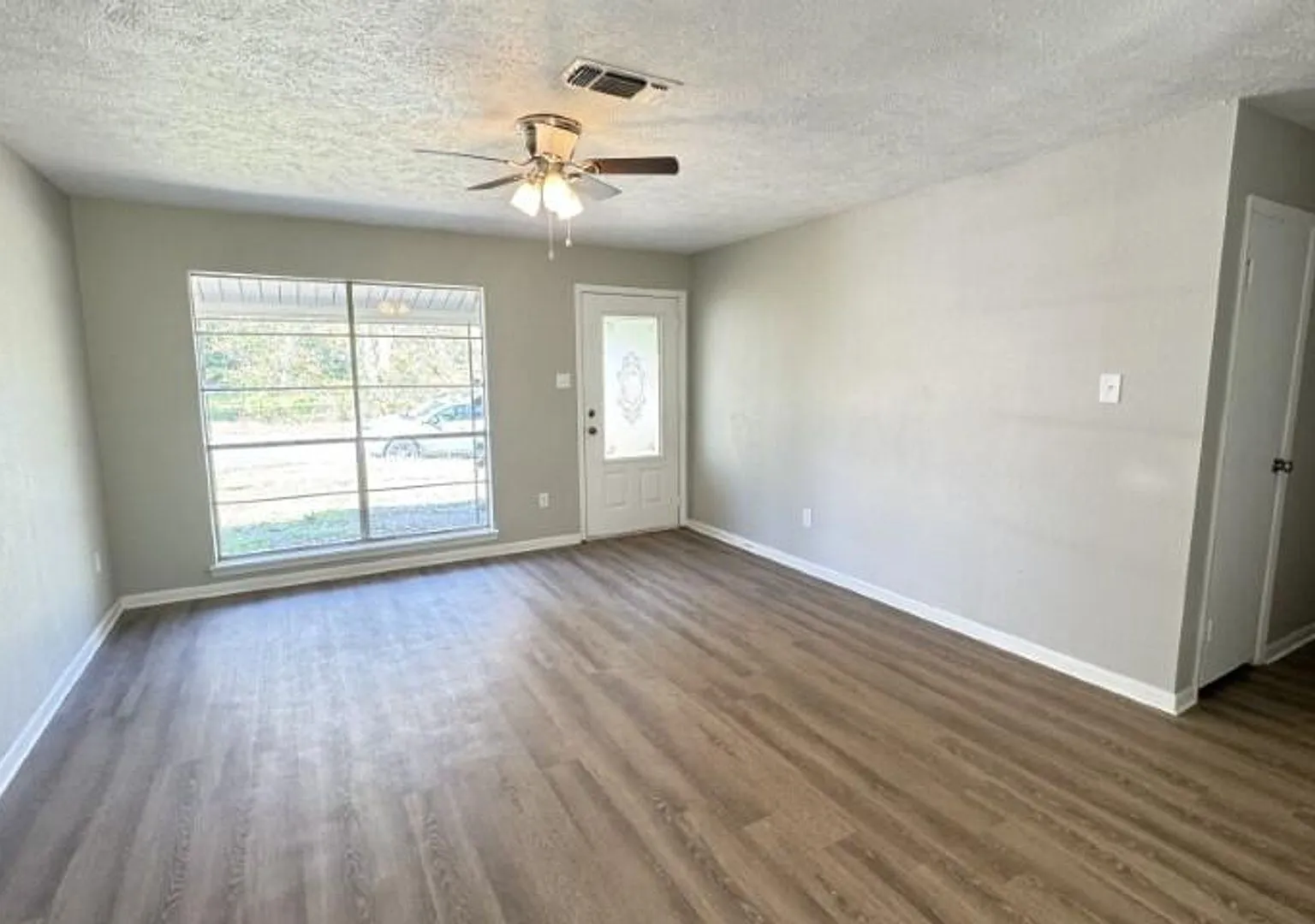 310 Parkview Ave. — Photo 3