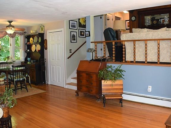 5th image of 36 Sherwood Hill Dr