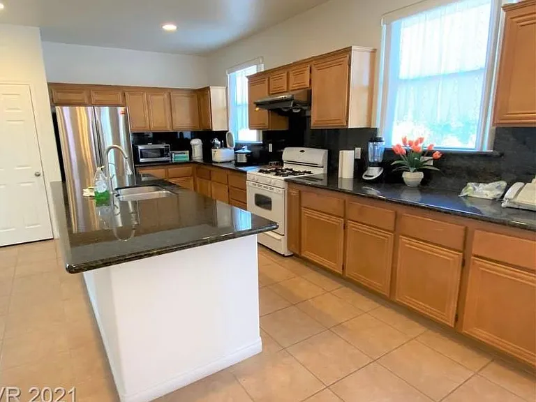 3434 Bella Valencia Ct — Photo 7