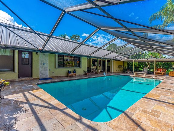 3rd image of 4341 SW Bimini Cir N