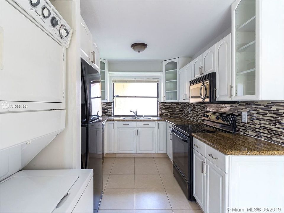 1st image of 6562 NW 172nd Ln