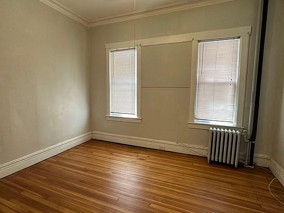 4th image of 134 Bay 32nd St Floor 1