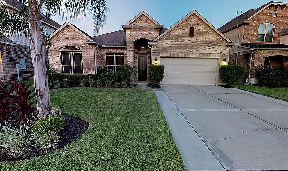 1st image of 306 W Fork Dr