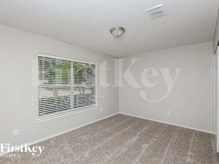 10125 Chapel Hill Ct — Photo 12
