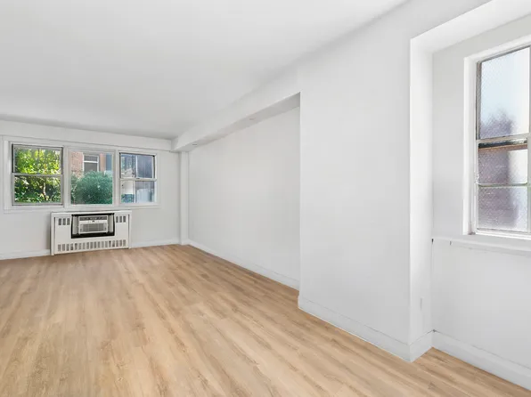 245 East 35th Street image 3 of 6