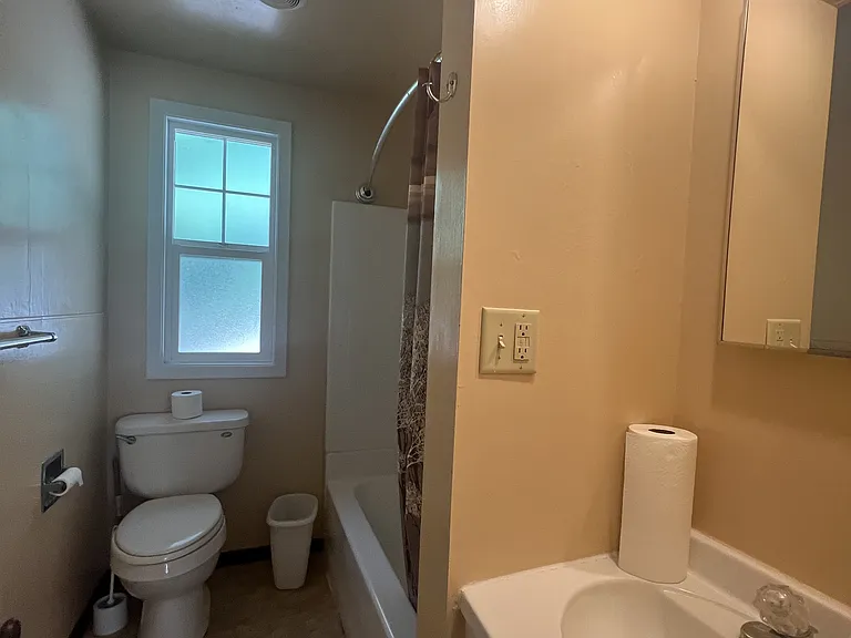 718 Cedar St — Photo 13