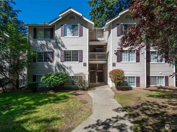 19230 Forest Park Drive NE #G123, Lake Forest Park, WA 98155