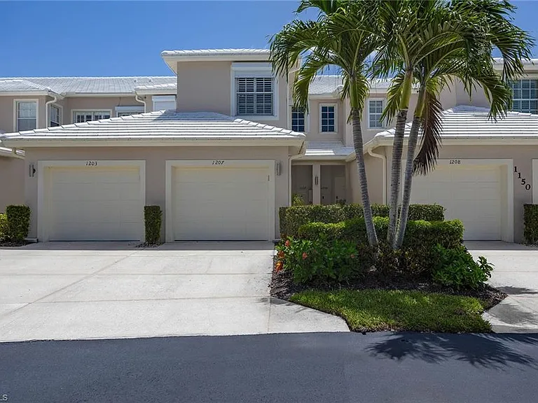 1150 Sweetwater Ln #1207 — Photo 2