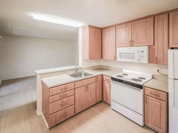 Plum Street Garden Apartments