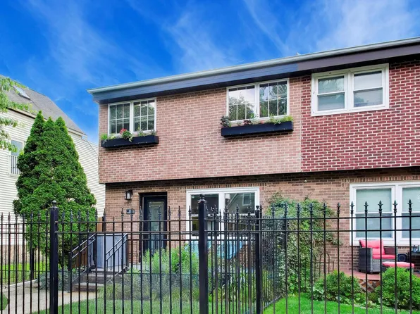 1740 N Washtenaw Ave, Chicago, IL 60647