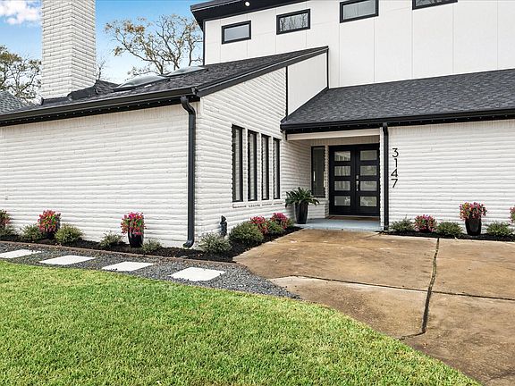 3rd image of 3147 Robinson Rd