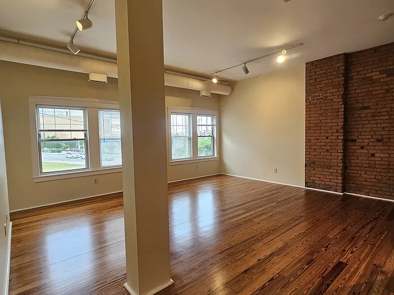 1401 W 75th St #B — Photo 7