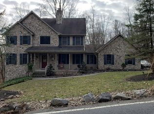 536 Hilltop Rd, Hummelstown, PA 17036