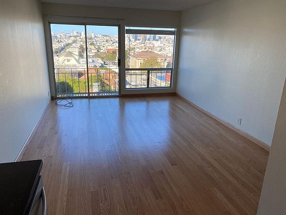 Living Room. Amazing view of San Francisco