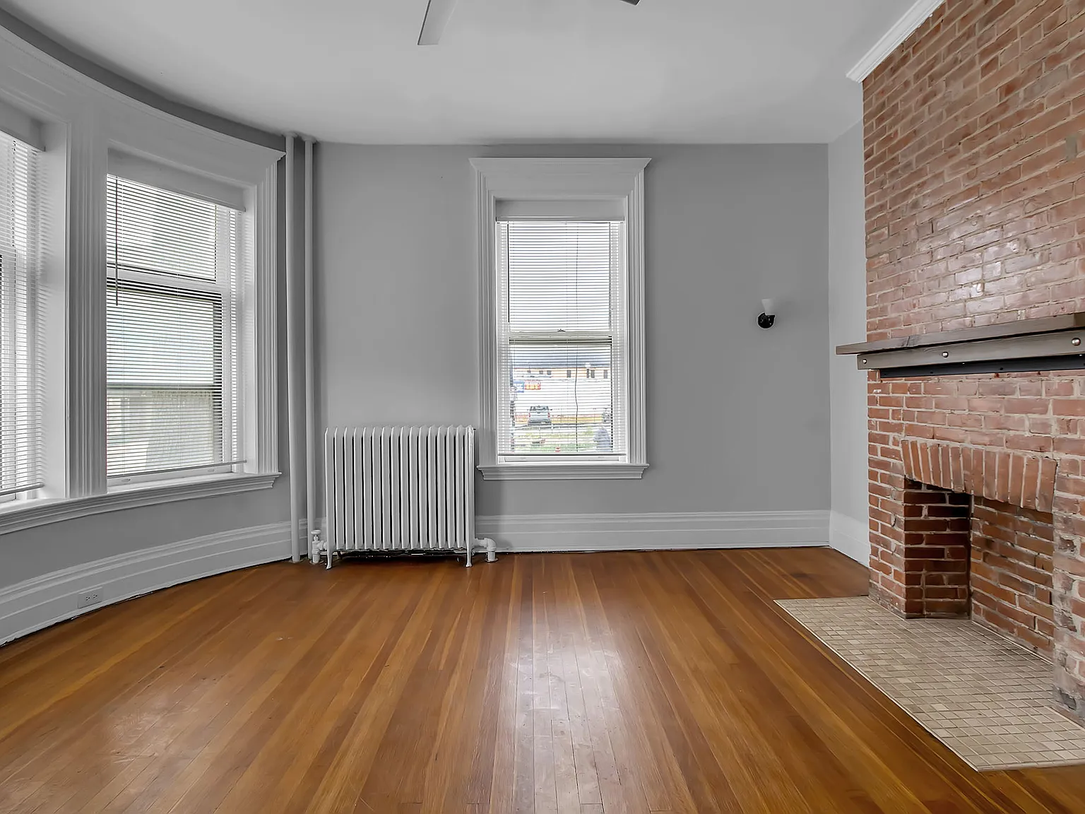 215 Allen Street - 1 — Photo 4