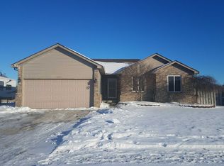 52566 Ravens Ln, Chesterfield, MI 48047