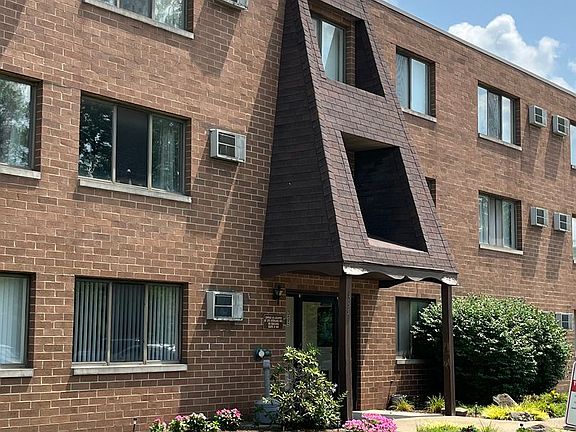 5th image of 275-335 Sterling Ave #B206