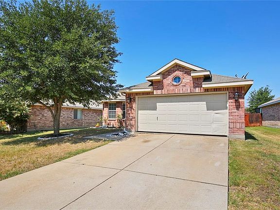 4th image of 1020 Oak Hollow Ln