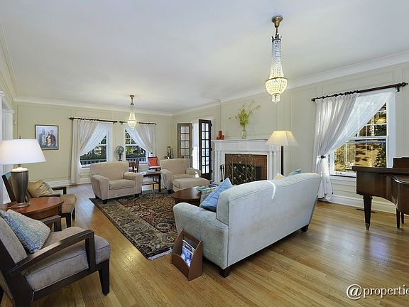 995|=|Living Room