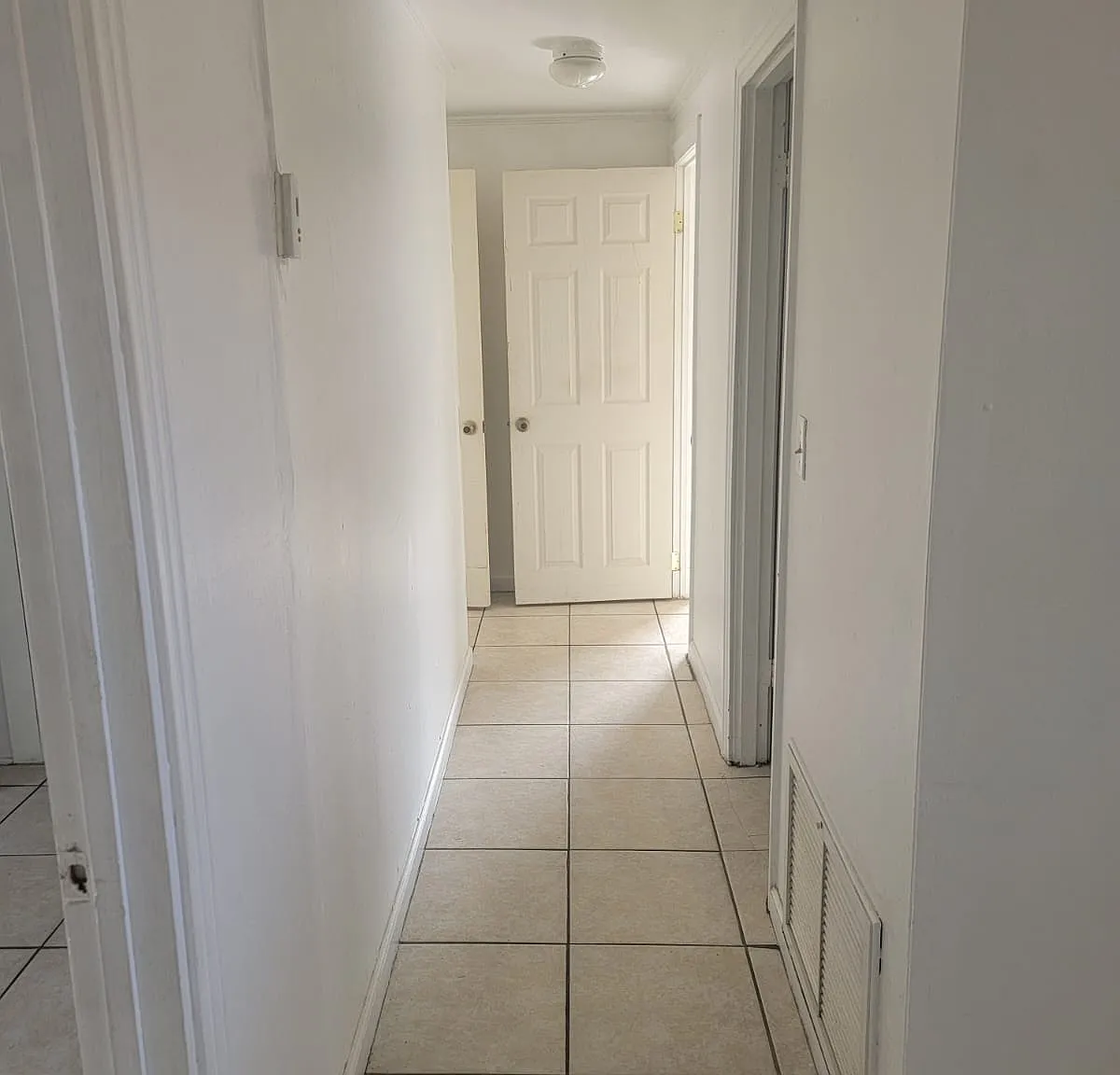 3 bed, 1023 sqft, $1,300 — Photo 4