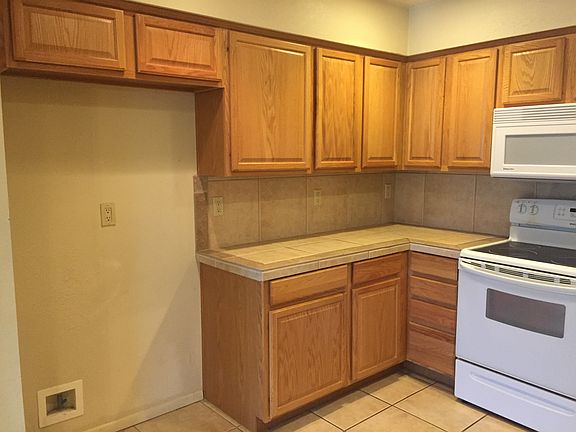 5th image of 3730 Hollister Dr Unit 102