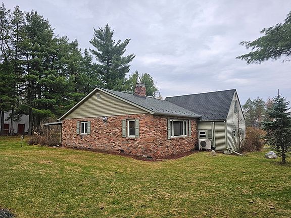 5th image of 344 Hillcrest Rd