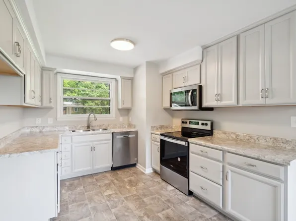 30 Dalewood Dr, Clarksville, TN 37042