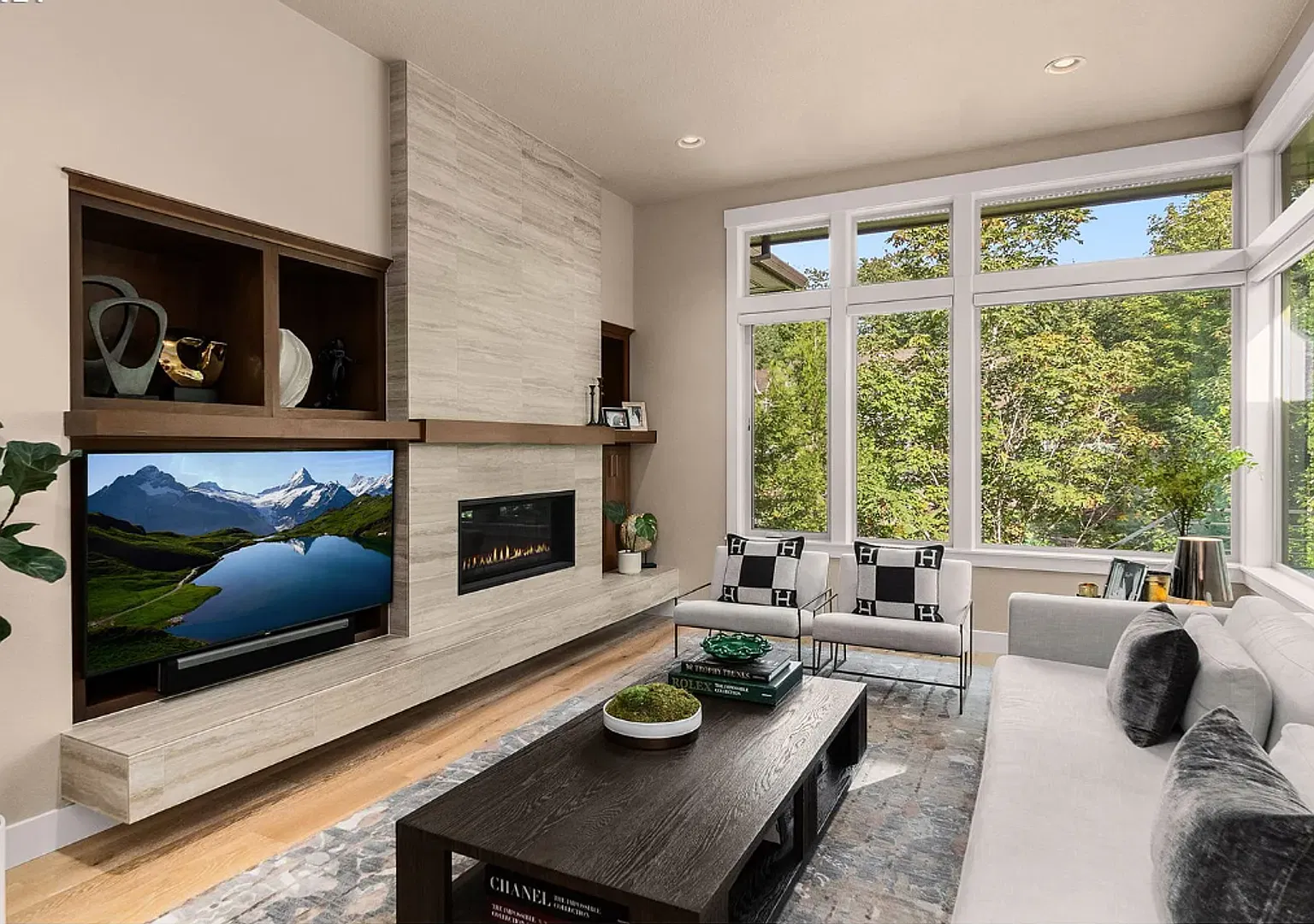 Luxurious Modern Retreat with Builder Upgrades and Top-of-the-Line Appliances in Coveted Portland... — Photo 2