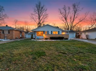 24207 Lebern Dr, North Olmsted, OH 44070