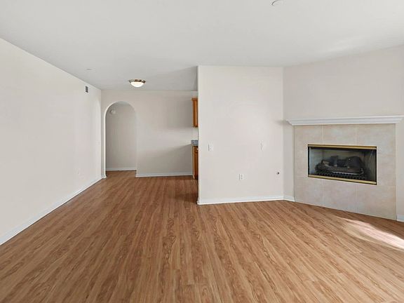 5th image of 4262 Lindblade Dr APT 360