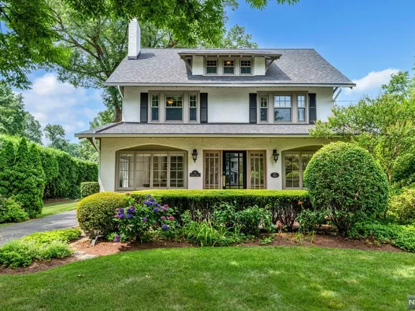 70 Rodney St, Glen Rock, NJ 07452