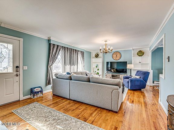 5th image of 1517 6th Avenue