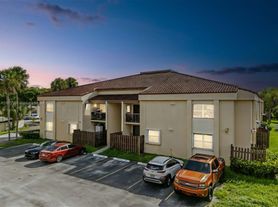 660 W Park Dr, Miami, FL