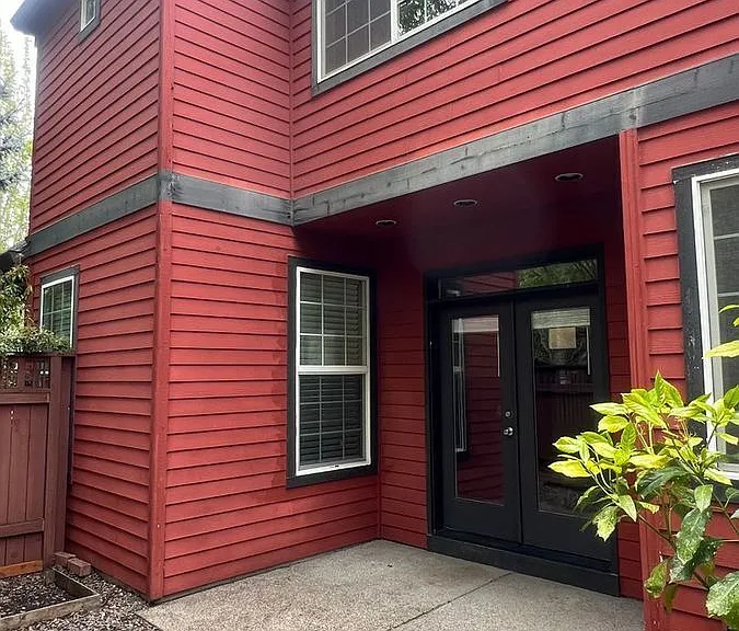 1008 SE Bacarra St — Photo 43