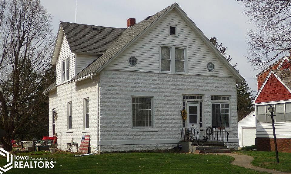 1st image of 2061 Sunnyside Ave