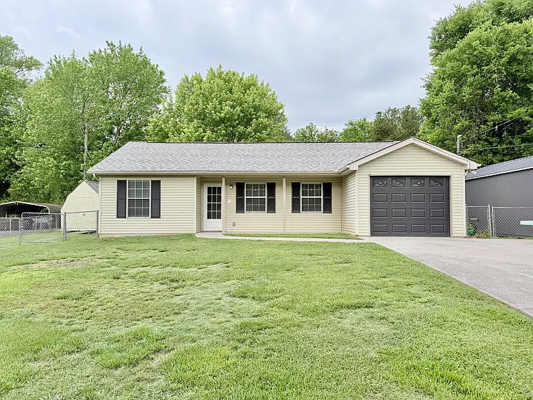 5223 Rockcrest Rd — Photo 1