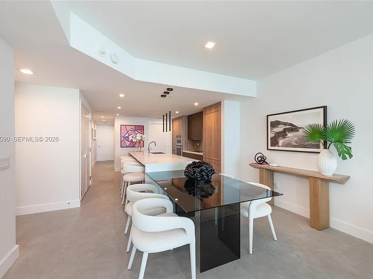3801 Collins Ave #1502 — Photo 9
