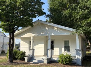 604 E Church St, Benson, NC 27504