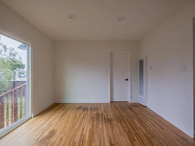 17901 Crenshaw Blvd Residences — Photo 23