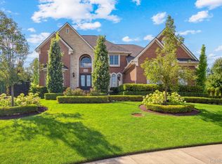 18429 Stoneridge Ct, Northville, MI 48168