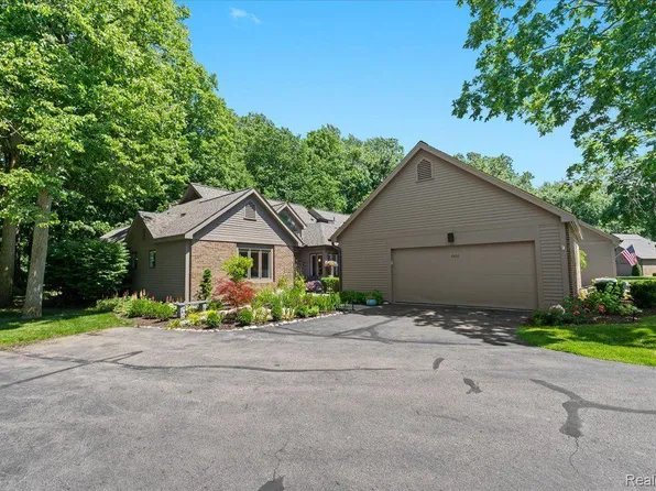 4596 Cottonwood Dr, Ann Arbor, MI 48108