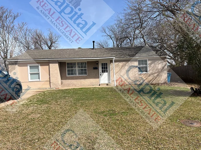 407 E Key Blvd — Photo 2