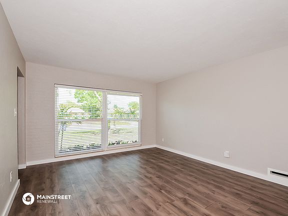 4th image of 3754 Dover Dr