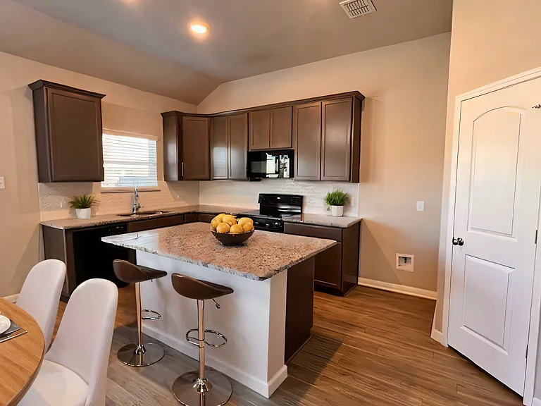 3035 Dade Loop — Photo 4