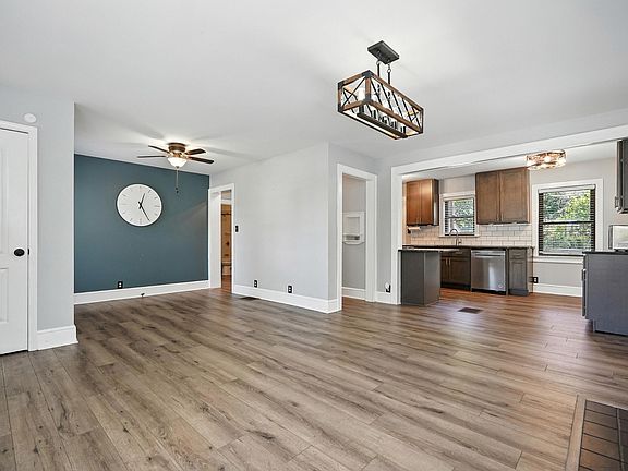 5th image of 1462 Valley St