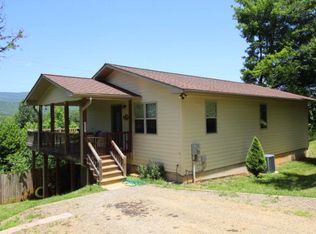 122 Apple Tree Ln, Franklin, NC 28734