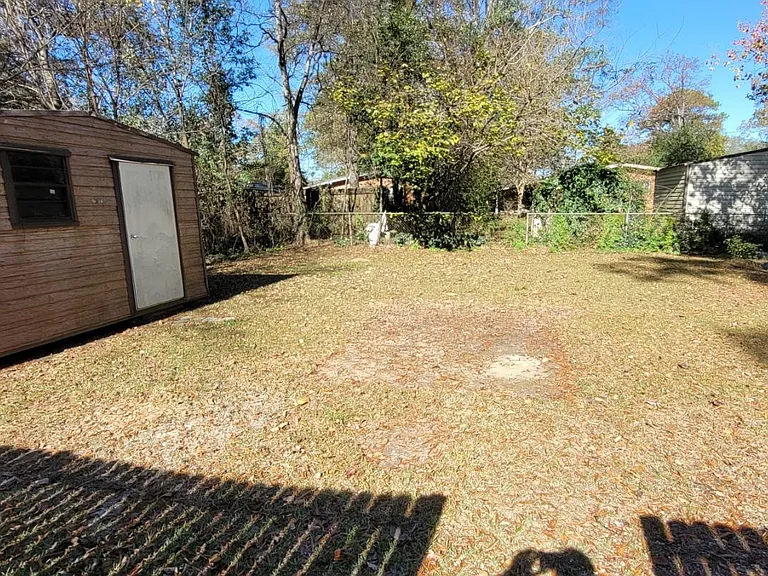 2733 Rice St — Photo 15